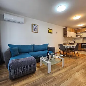 Διαμέρισμα Brand New With Free Parking Near Center